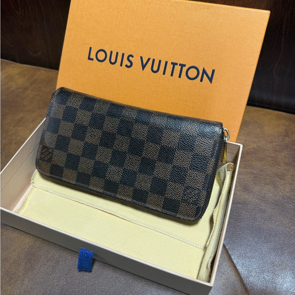 Louis Vuitton Damier wallet - preowned authentic